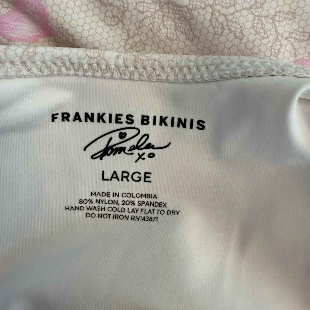 Frankie’s Bikinis xPamela Anderson One Piece in Lace On The Beach Size Large